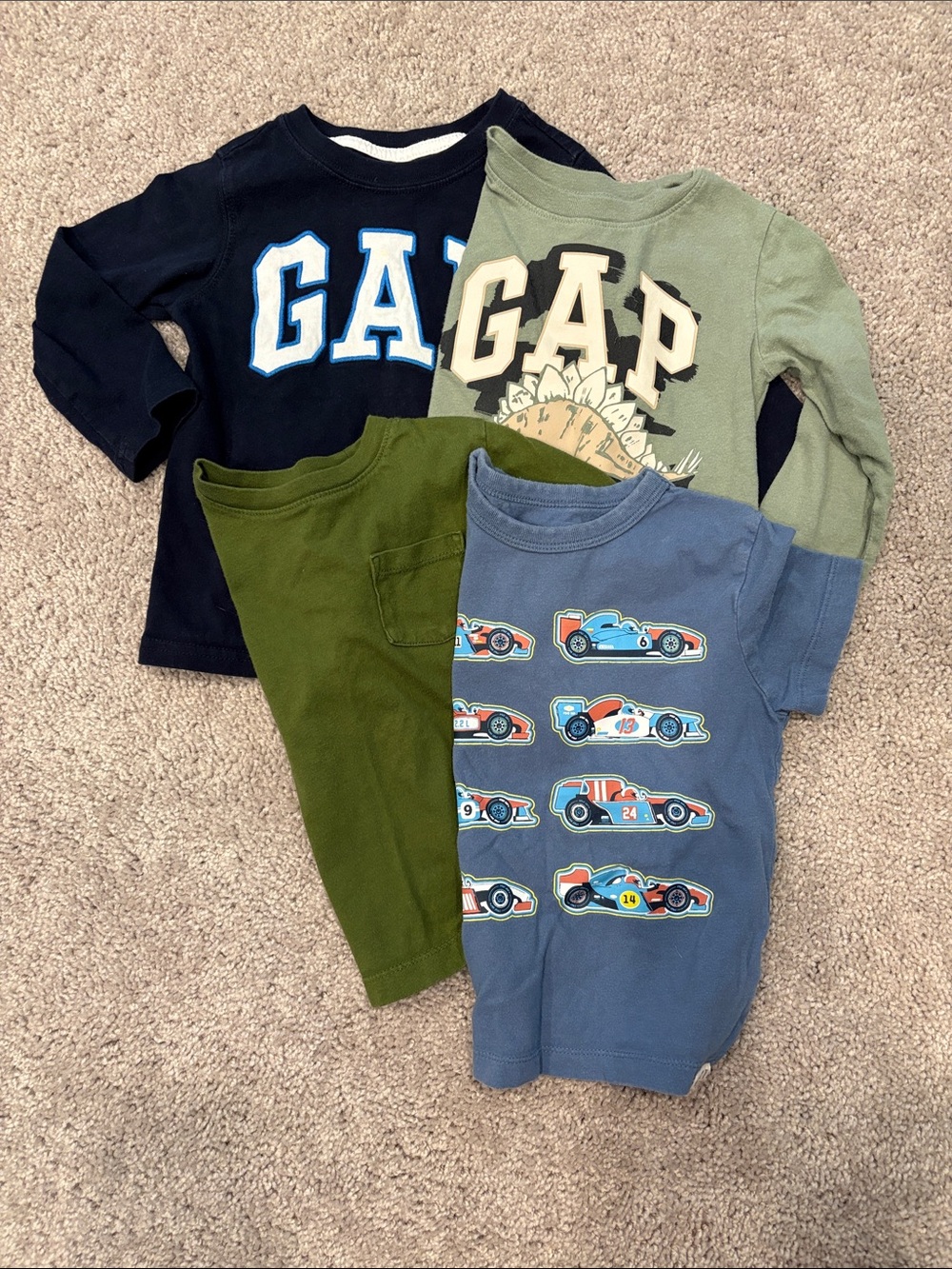 Bundle of 4 Gap long and short sleeve shirts